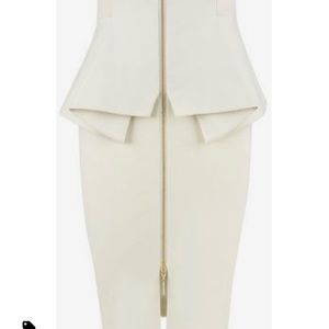 Elegant dress in two tones of Porcelain